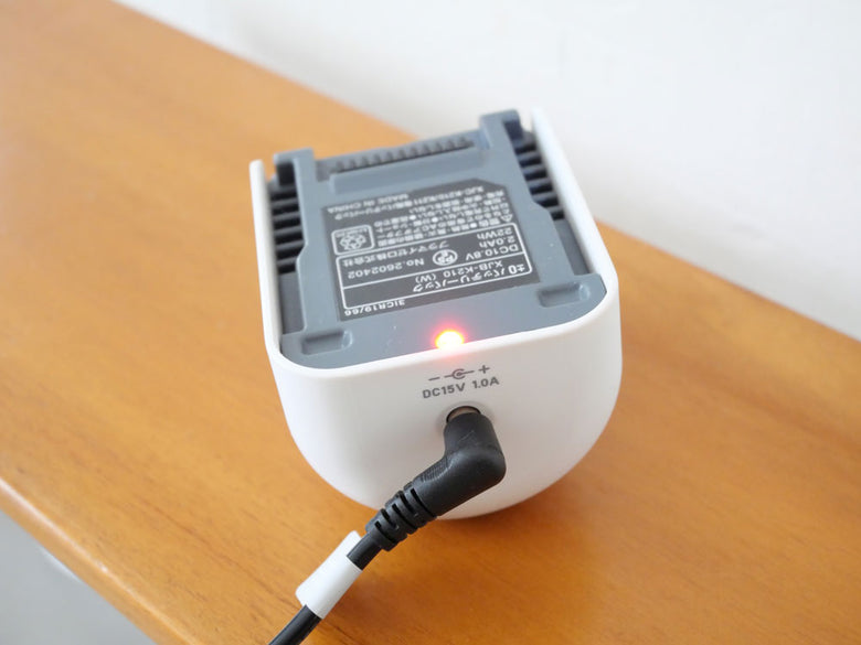 【±0/プラスマイナスゼロ】キッチンペーパーが紙パックに！カセット式コードレススティッククリーナー