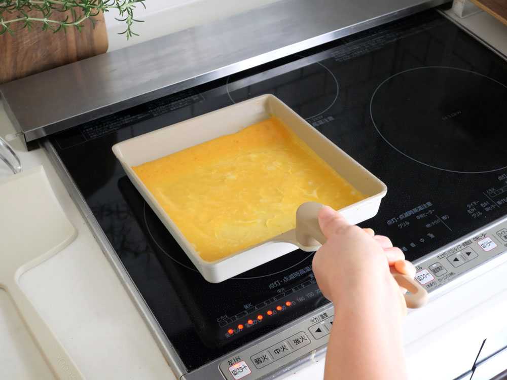 【TRUECOOK/トゥルークック】エッグパン＆フライ返しセット レギュラー ベージュの仕様シーン2