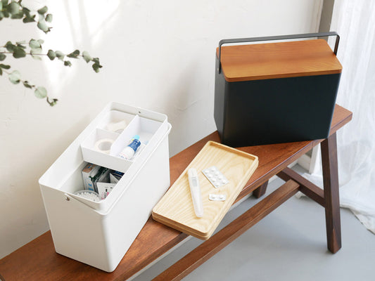 tower/Yamazakiブランドのスチール製救急箱