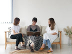 アデペシュの3人掛けファブリックソファ