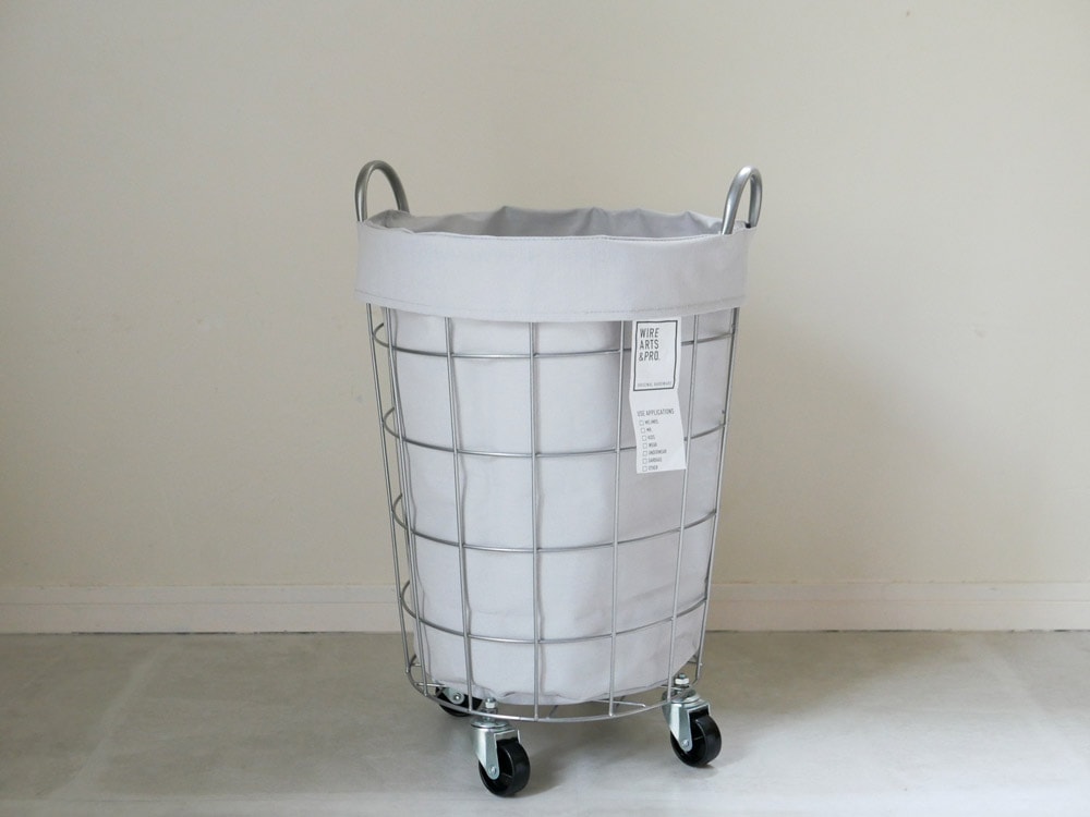BRID製の灰色プラスチック製ランドリーストレージバスケット、キャスター付きで収納に便利