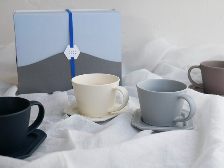 SAKUZANサラの白磁コーヒーカップとソーサーセット