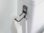 タワー【tower】フィルムフックトイレ用品収納フックが洗面台に取り付けられた浴室