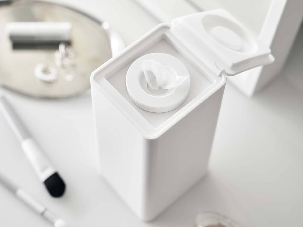 towerロール型ウェットティッシュケース、シリコーン製の上蓋とプラスチック本体を特徴とする家庭用収納ケース