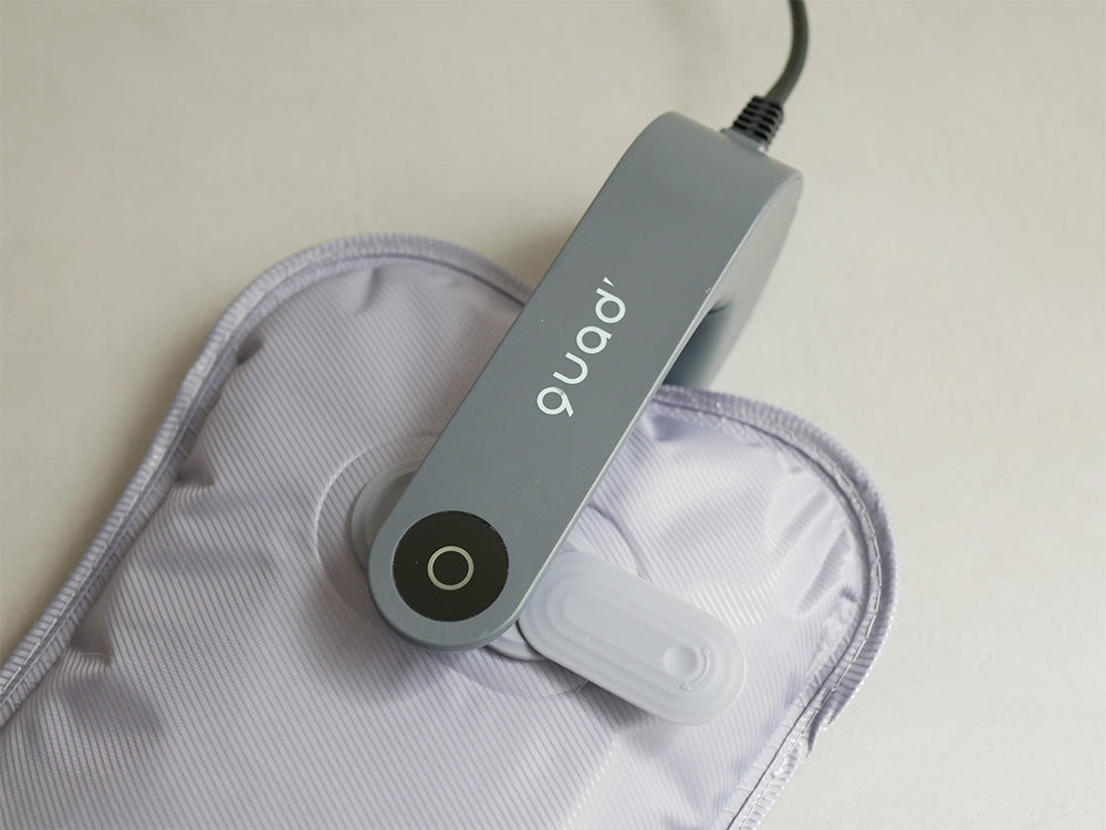 QUADSクワッズの蓄熱式湯たんぽ toron、本体がPVC製でポリエステル製専用カバー付きのアイボリー色