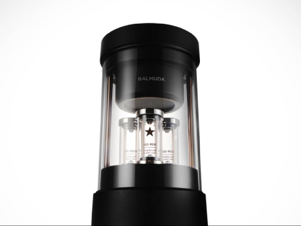 BALMUDAバルミューダのThe Speaker黒モデル。スタイリッシュなデザインのワイヤレススピーカー