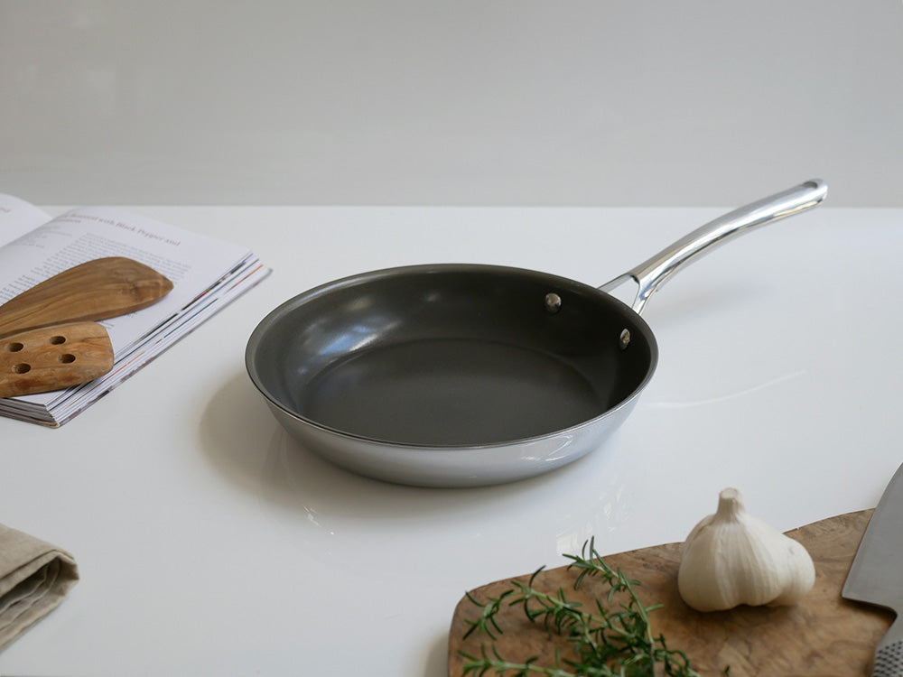 【CORELLE/コレール】こびりつきにくい次世代フライパン
